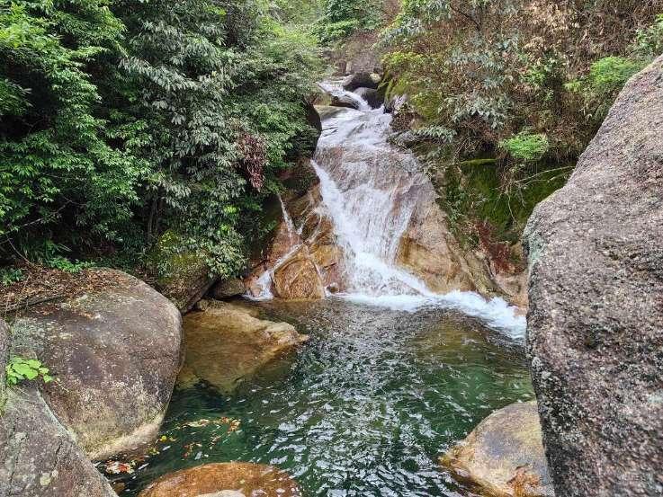 逃离广阔的山川